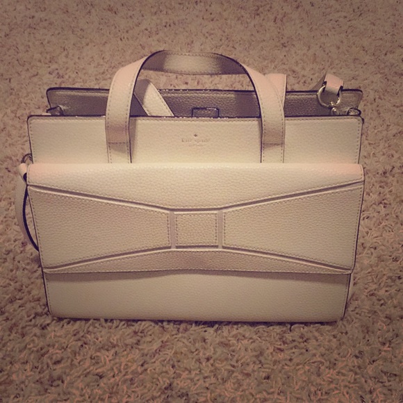 kate spade Handbags - Kate Spade Bow satchel